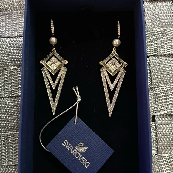 HOST PICK SWAROVSKI Gatsby NWT Pearl Blue & Clear Crystal Necklace & Earring Set - Picture 3 of 5